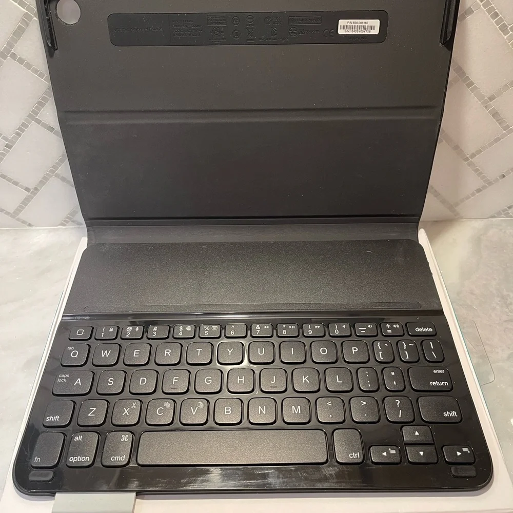 Logitech-Ultrathin Keyboard Folio for Ipad Air